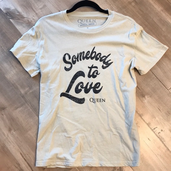 Tops - Tan/Cream Colored “Somebody to Love” Queen tee